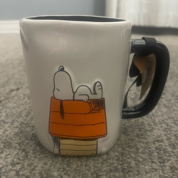 Rae Dunn Halloween peanuts mug - Picture 1 of 3